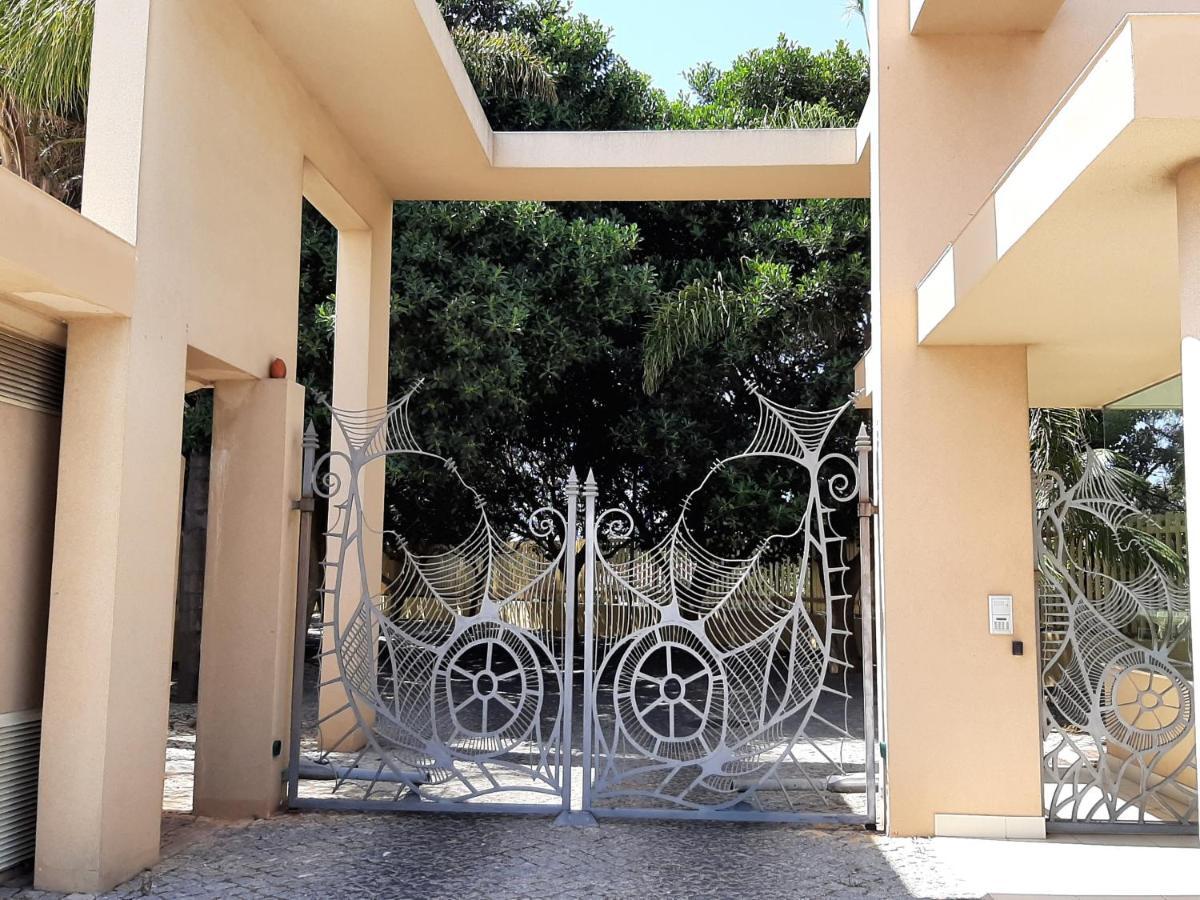 Front Beach Apartment - Quinta Da Barracuda อัลบูเฟรา ภายนอก รูปภาพ