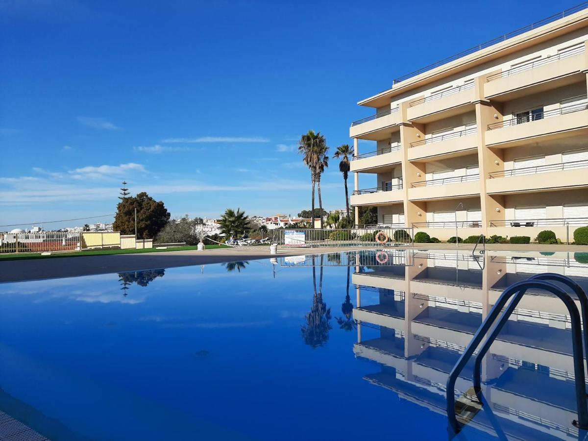 Front Beach Apartment - Quinta Da Barracuda อัลบูเฟรา ภายนอก รูปภาพ